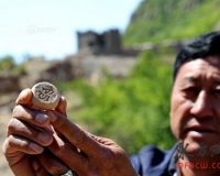 秦皇岛修复明长城发现泥土象棋(图)