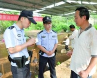 民警护航重点文物工程