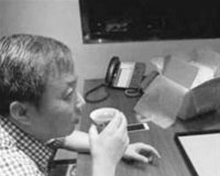 刘益谦否认不尊重文物:又不会天天拿鸡缸杯喝茶