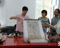 南京博物院专家来疆传授文物保护修复技术