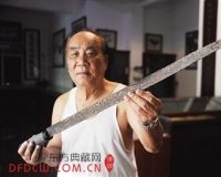七旬老人自费开文博馆展示日军侵琼物证