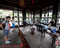 陶瓷作品展亮相苏州拙政园