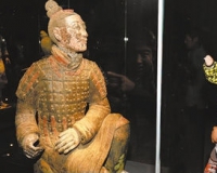 真彩秦俑与观众见面
