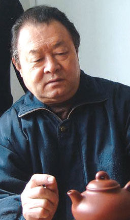 ε