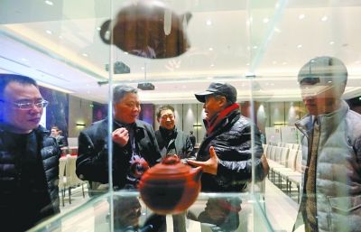 工艺大师来汉 教你鉴赏紫砂壶