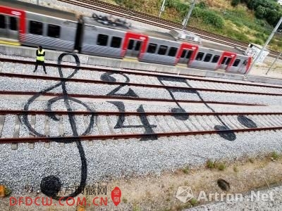 ϵ