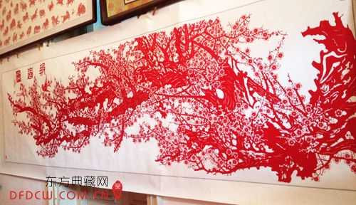 朱曼华创作的剪纸作品（王倩 摄）