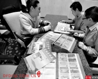 岁末年初收藏市场现小****