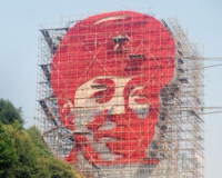 巨型雷锋头像艺术雕像亮相雷锋故乡
