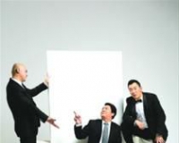 喜剧《艺术》:一幅空白油画引发的情感风暴