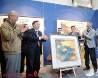 上海艺博会开幕:新面孔画家变身黑马拔头筹(图)