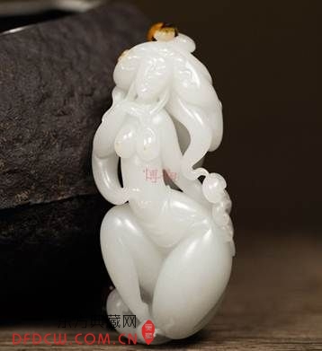　13113 吴德昇 和田玉籽料裸女把件 