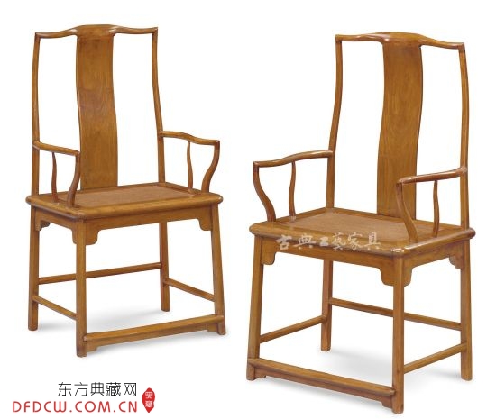 图10 明末清初 黄花梨南官帽椅一对(图片提供：香港佳士得)