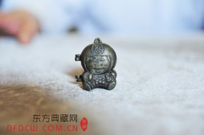 民国萌娃铜签筒