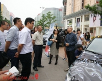 杨佴旻《自然.环境》艺术计划在王府井大街实施