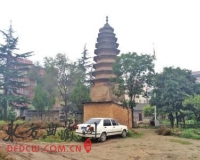 国家保护文物法行寺塔无人管理:与杂草砖堆为伴