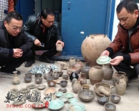 上海海关移交1600件罚没文物