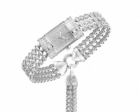 ����Ŷ�˫��չ�����У���Ʒ�Ƴ��������鱦