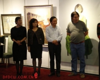 中盈西部大地情人物油画展在北京举行