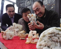 民间收藏展在小站镇举行 吸引收藏爱好者来鉴宝