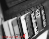 磁条卡即将退役:稀有银行卡身价已炒至上万元