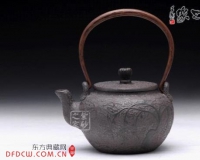 紫砂仿铁壶:紫砂创新工艺
