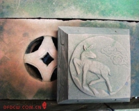 汪山土库石雕:下水口的石盖之美