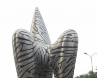 重庆丰腿肥臀雕塑引热议