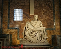 米开朗基罗的圣殇之美