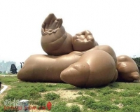 重口味巨型粪便雕塑亮相香港