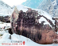 新疆特克斯新发现两处岩画两尊草原石人