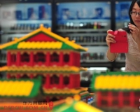 6.8万彩色积木建成微缩版沈阳故宫