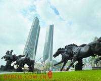 展现城市活力 56件青奥会体育雕塑扮美南京