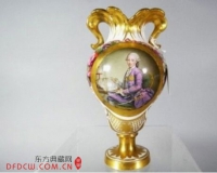 英国古董花瓶破碎后被粘合拍得1.7万英镑