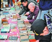 图书馆古籍沦为地摊旧货 专家建议分等级保护