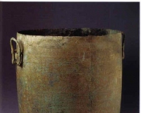 专家揭秘青铜器造假:用盐醋硫酸腐蚀铜器