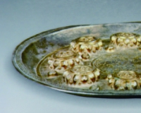 宋代金银器的莲塘纹与菊纹