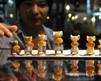 云南举办石博会:珠宝玉石争奇斗艳