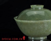 玉碗盛来琥珀光:和田青玉盖碗宫廷收藏