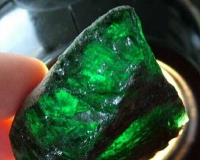 绿宝石原石将会成为收藏界的宠儿