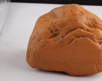 顶级黄龙玉籽料原石上拍