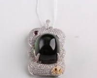 九幽绿碧玺挂件欣赏