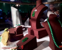 湖南最贵老坑帝王绿翡翠观音到长沙 估价1.6亿元