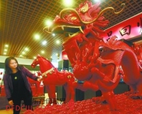 漂泊海外42载:350件雕漆终返乡