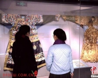 中国清末民初传世纺品在浙展出 探路文物保护修复