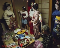纪实摄影:日本红唇艺妓