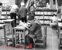 台北延慧书库二手书展:让旧书文字活起来