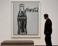 历经百年的可口可乐弧形瓶