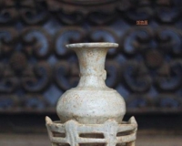 单色釉花瓶收藏:清素韵味与现代品味的不谋而合