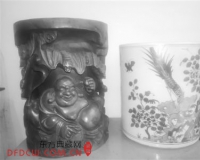 案头笔筒：木里乾坤